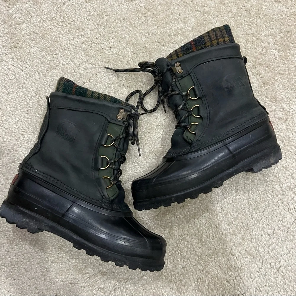 Sorel Women Lace Up Mid Calf Winter Snow Boots Green Plaid Suede Rubber Size 6,